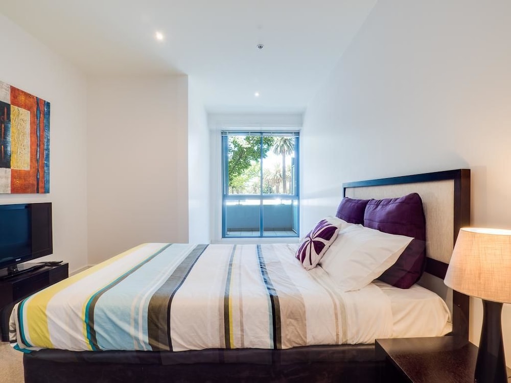 The Waterfront Apartments Geelong 10/40