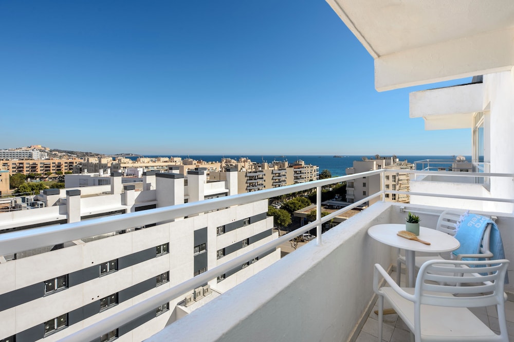 Apartamentos Vibra Tivoli in IBIZA