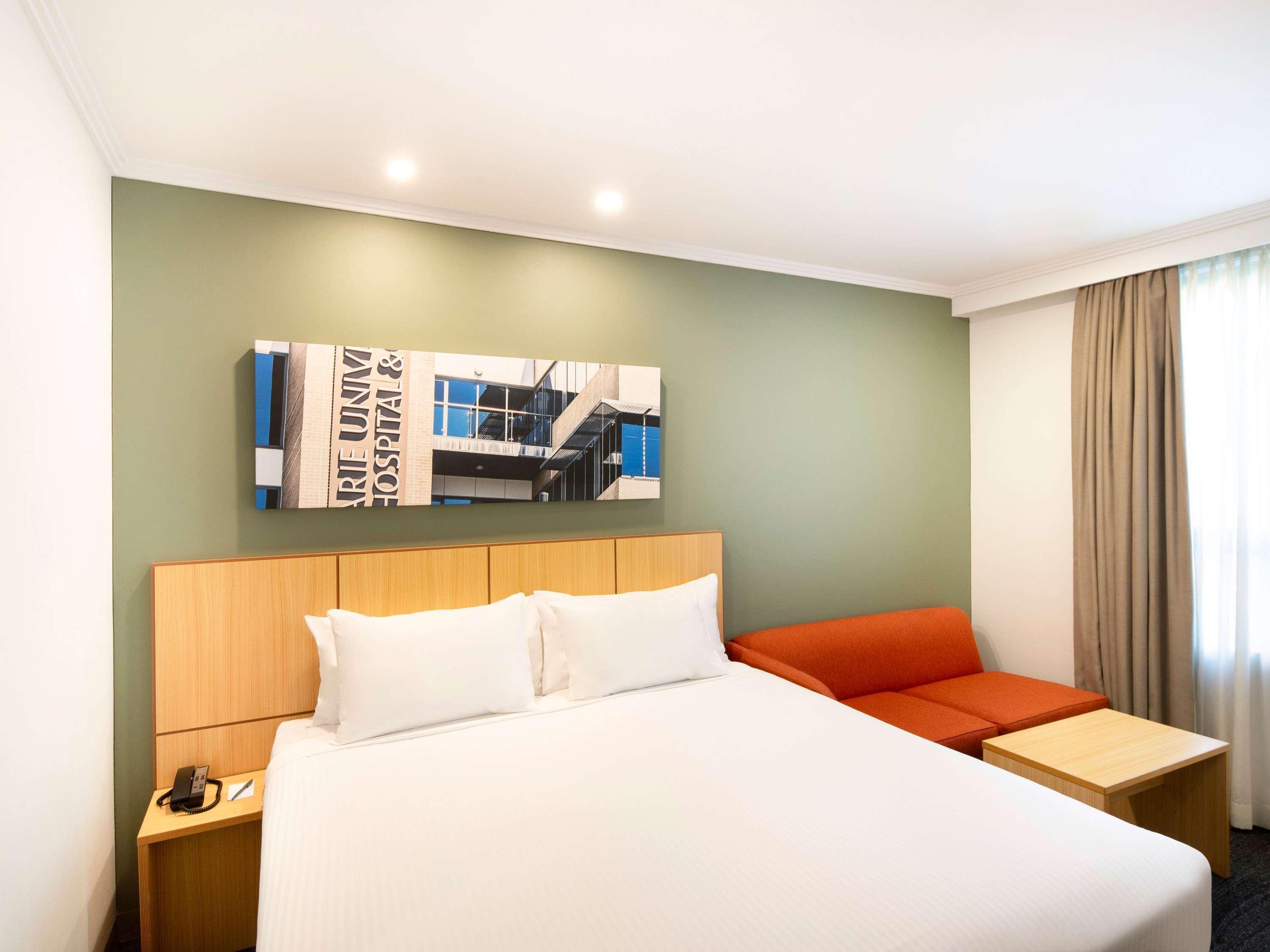 STANDARD, KING BED