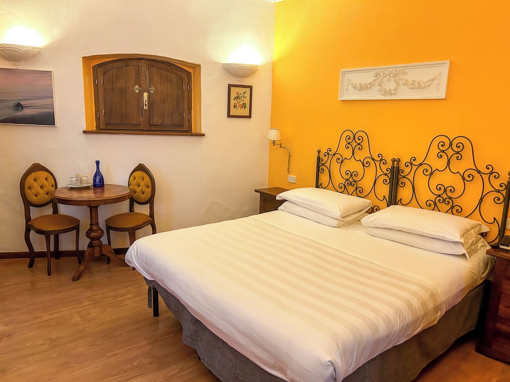 ECONOMY, DOUBLE BED