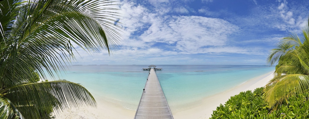 Royal Island Resort and Spa 72/78