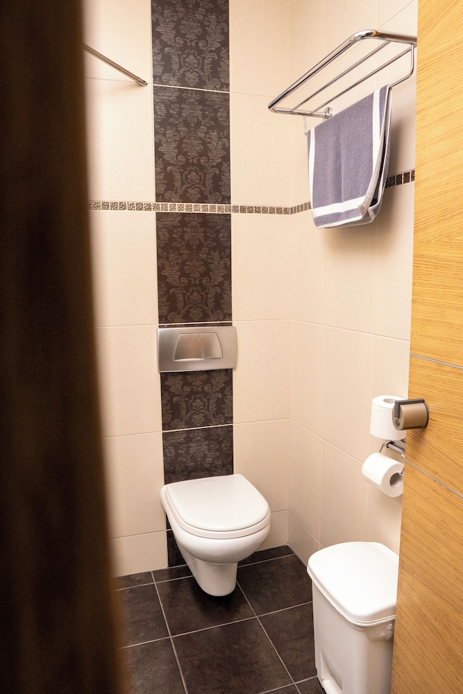 Epavlis Hotel 47/50