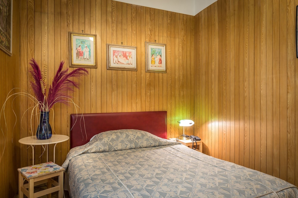 Hotel Ferretti 7/58