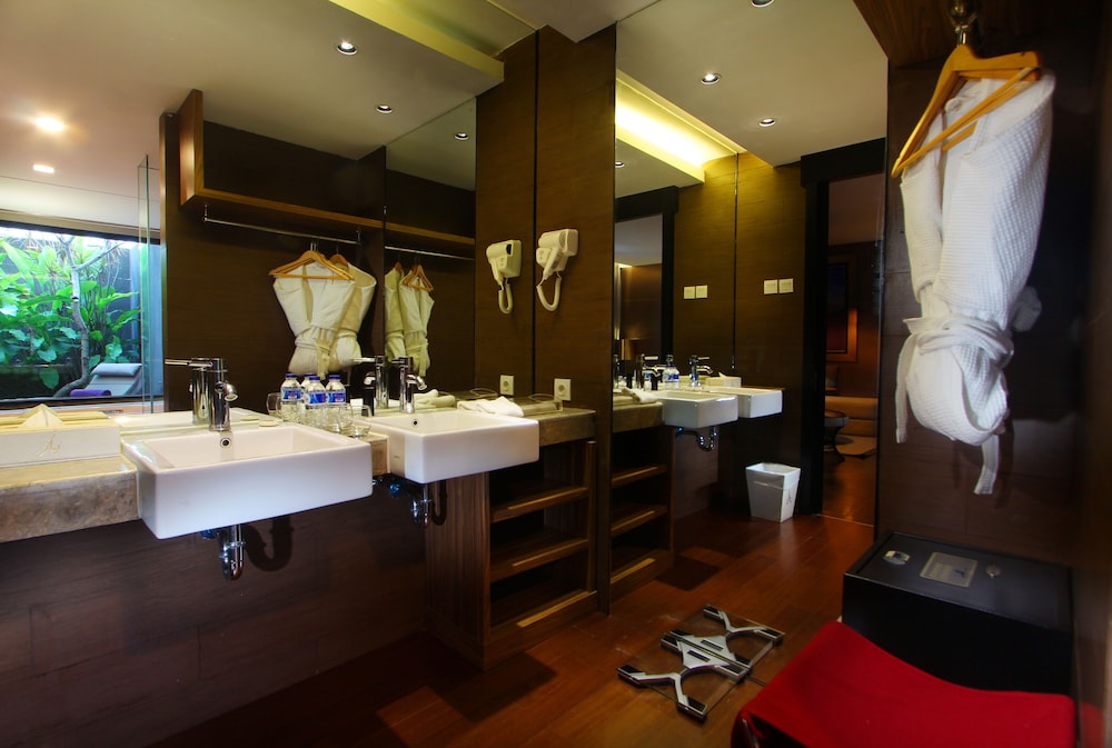 Amaroossa Suite Bali 8/69