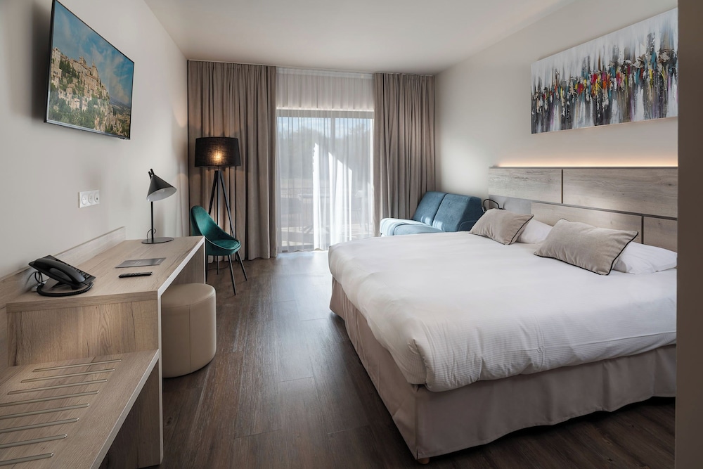 SUPERIOR, DOUBLE BED