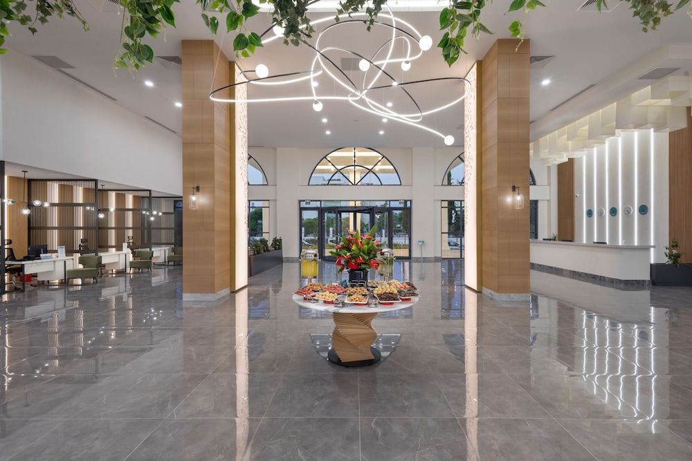 Arcanus Hotels Trendline Side 8/50