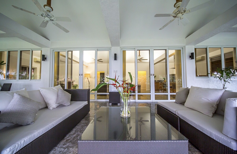 Salaya Beach Houses 25/50