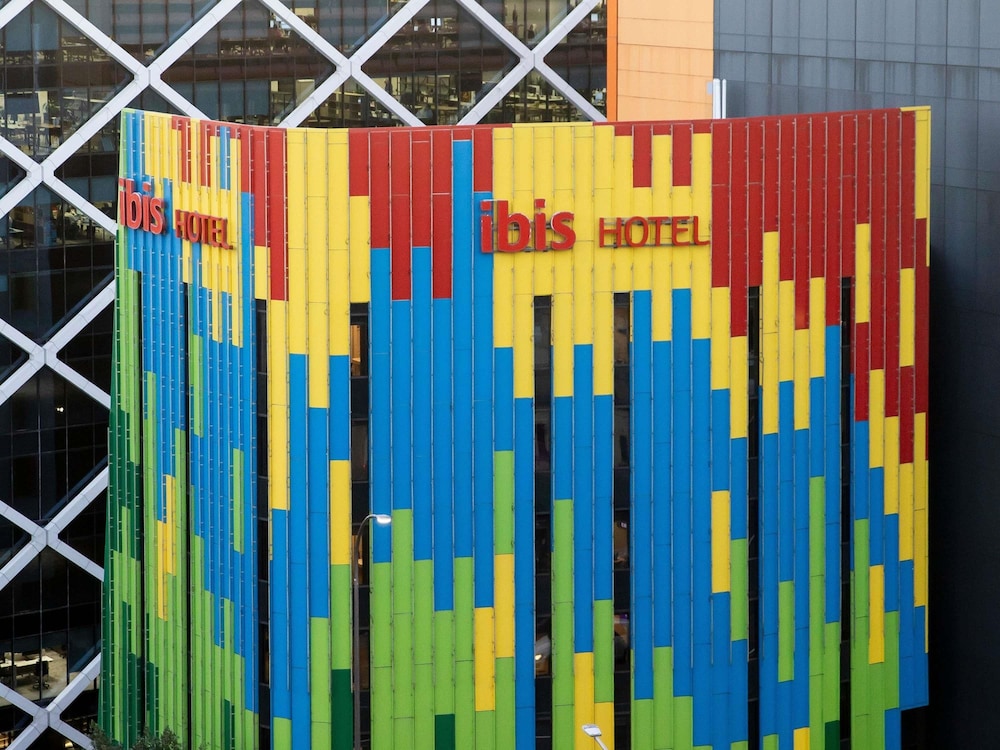 Ibis Sydney Barangaroo Hotel 66/70