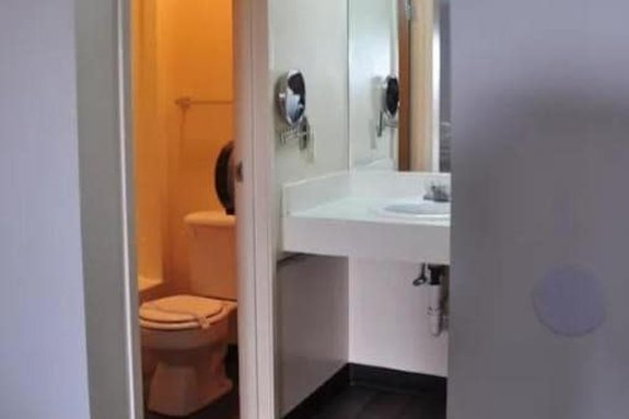 OYO Malden Airport Inn 39/39