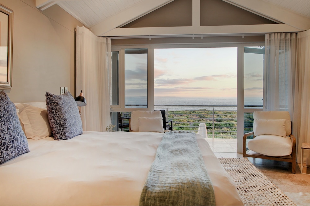 Abalone Guest Lodge 10/50