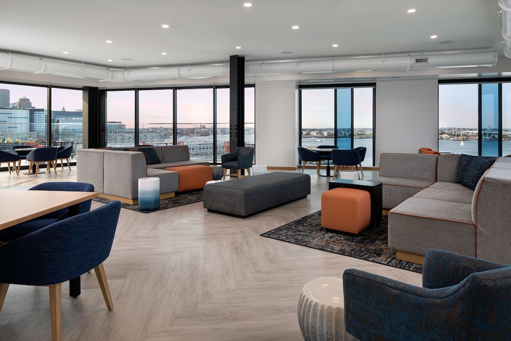 Hyatt Place Boston Seaport District 28/47