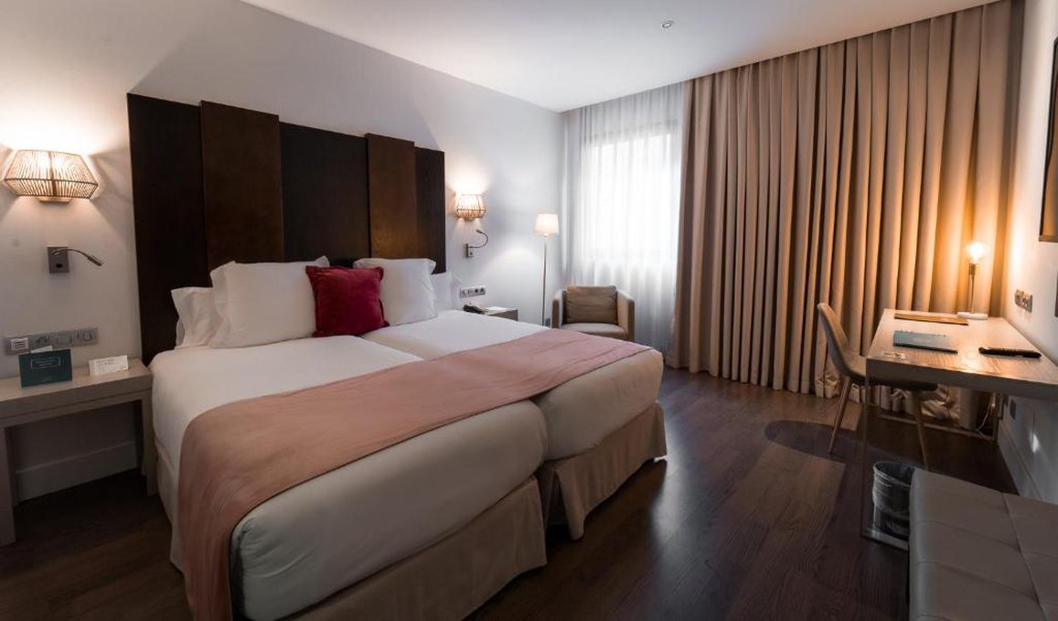 LA LAGUNA GRAN HOTEL 24/81