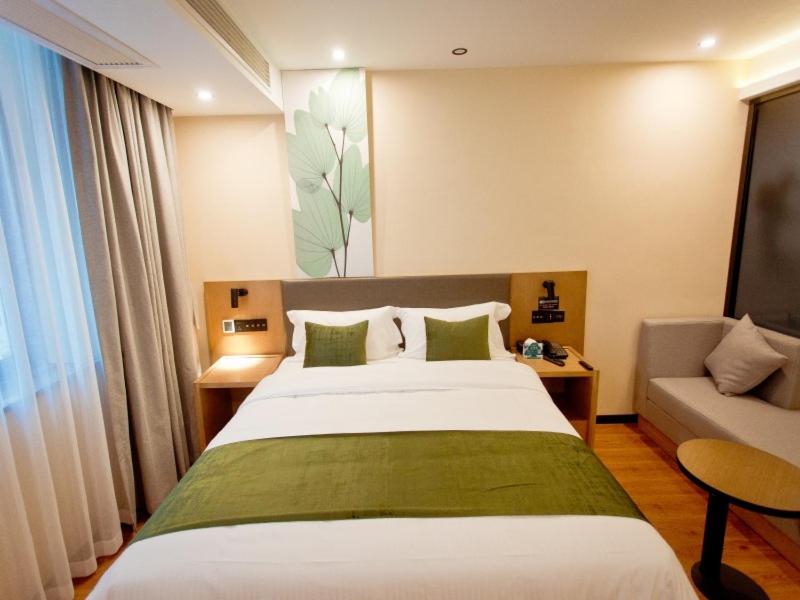 GreenTree Hotel (Kuixing Road Fuyang high speed railway station) 22/33