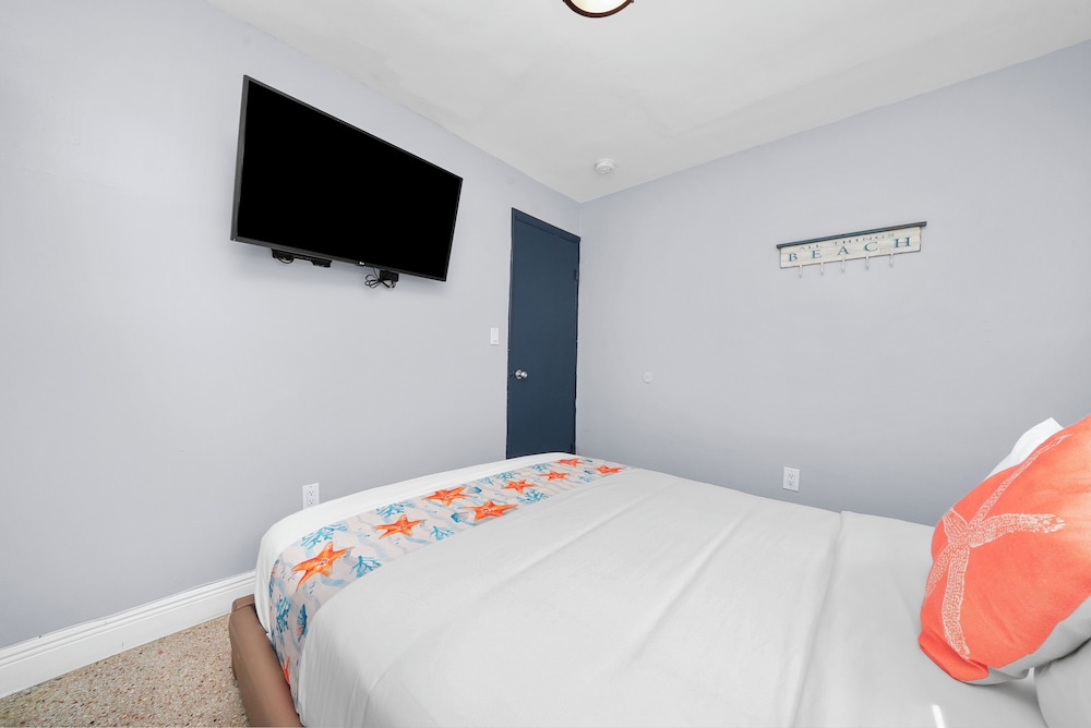 Hollywood Beach Suites Hostel Hotel 25/75