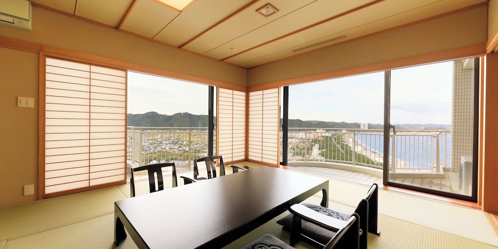 Kamogawa Grand Tower 28/42