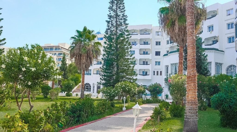 Hotel Royal Jinene 68/68