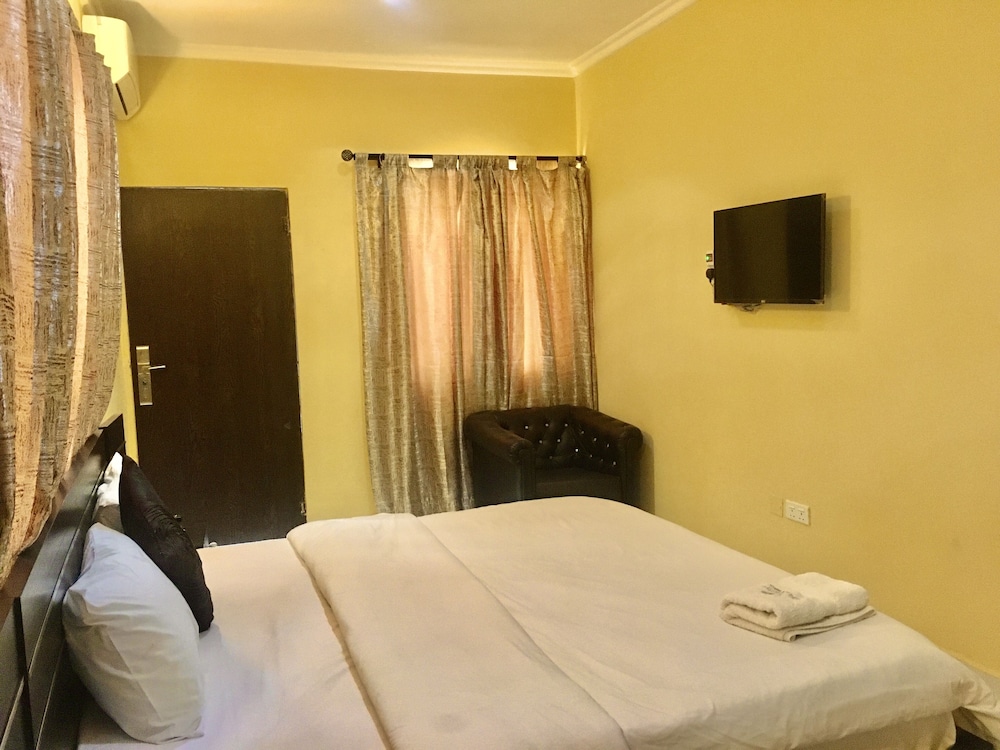 Providence Hotel And Suites 9/35