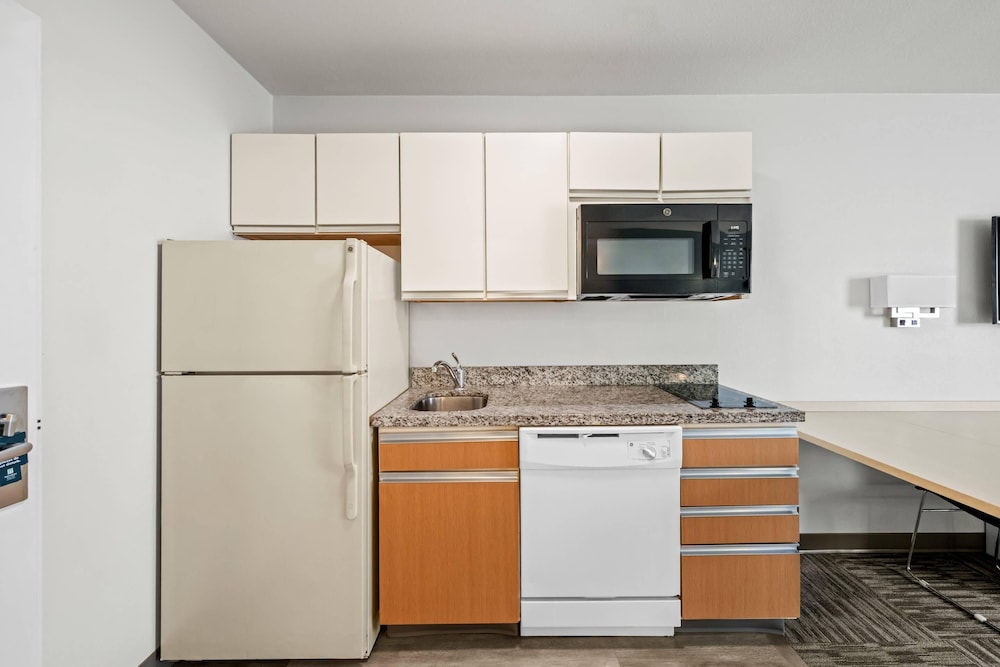 MainStay Suites Greensboro 38/46