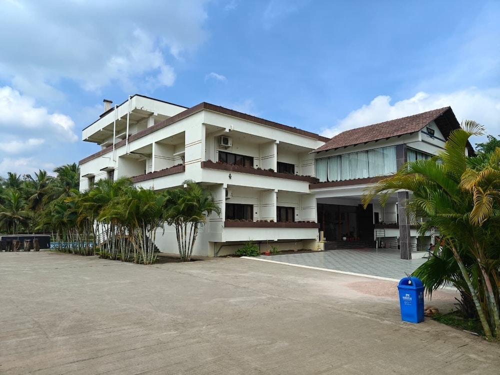 Mastiff Select Terrain, Dandeli 43/55