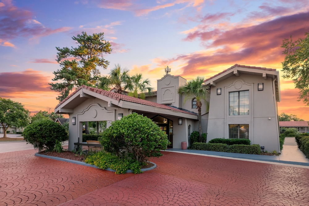 La Quinta Inn Savannah Midtown 1/32