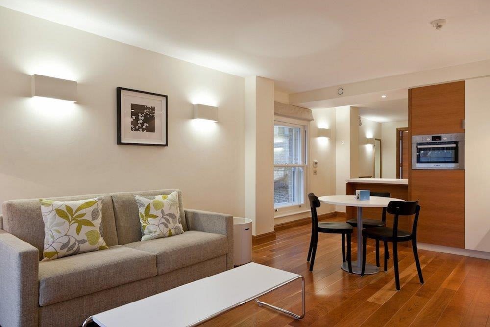 Blueprint Living 66 Turnmill Street 28/46