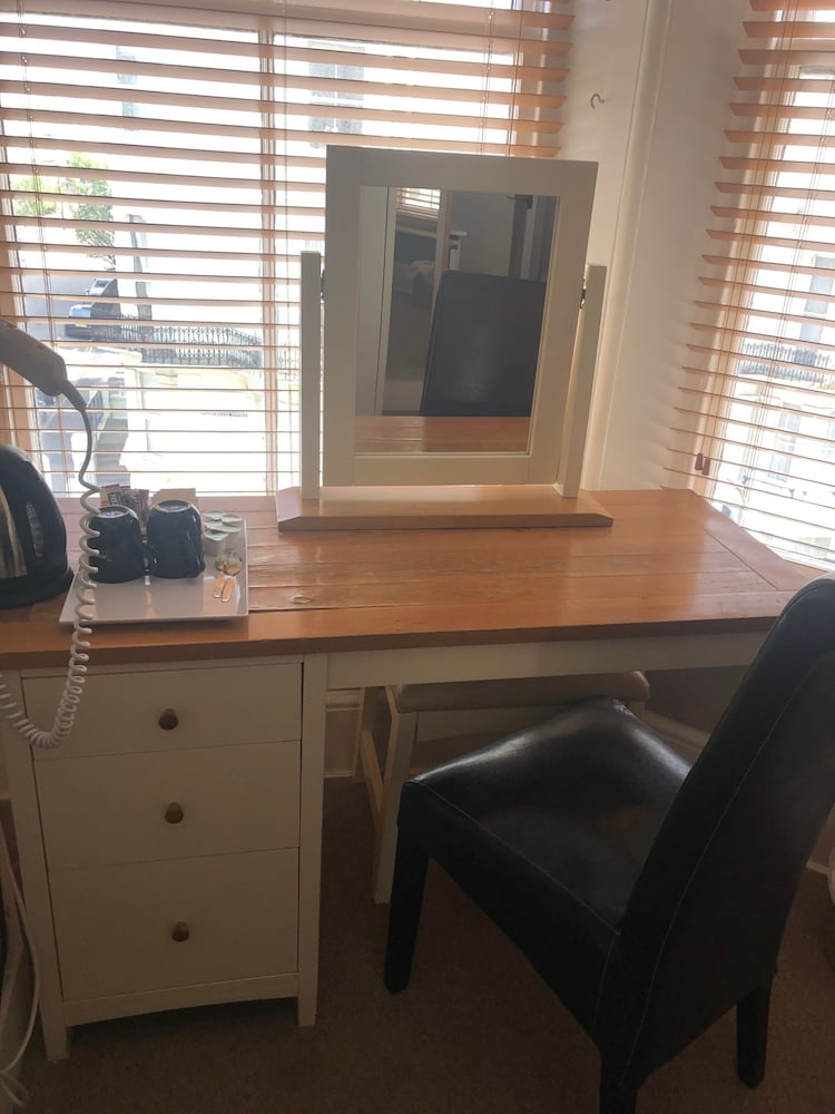 The Mowbray 66/74