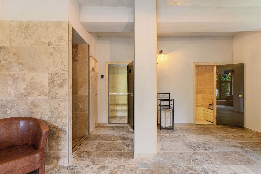 Hotel Casa Viorel 6/50