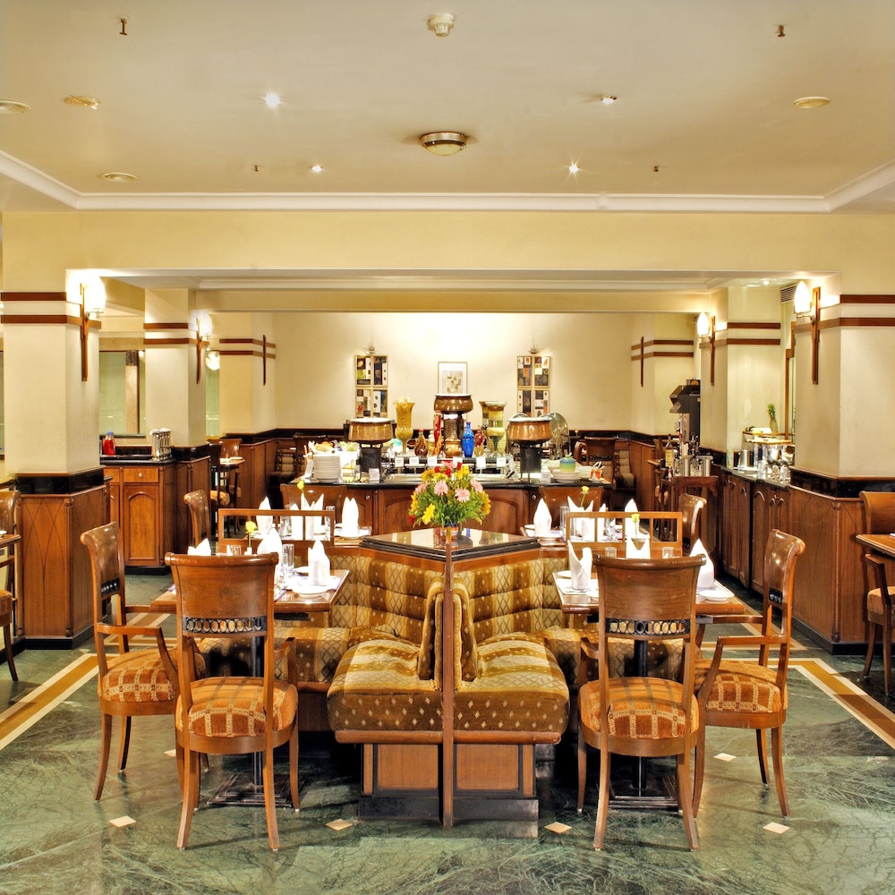 Aditya Park A Sarovar Portico Hotel 32/48