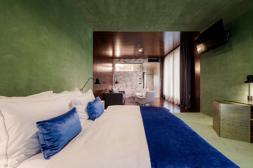 Rox, Suite, King Bed