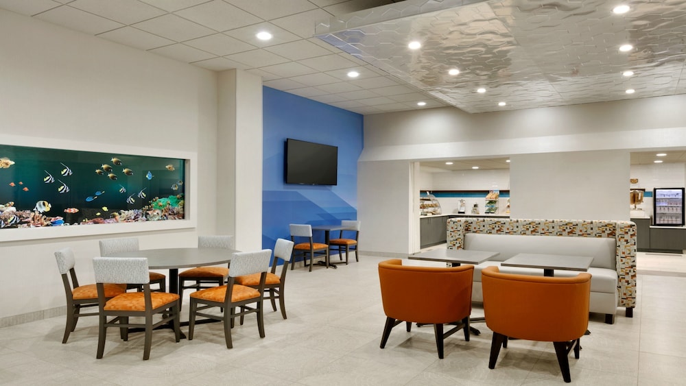 Holiday Inn Express Williamsburg Busch Gardens Area Ex Quality Inn At Kingsmill Busch Gardens Area 53/63