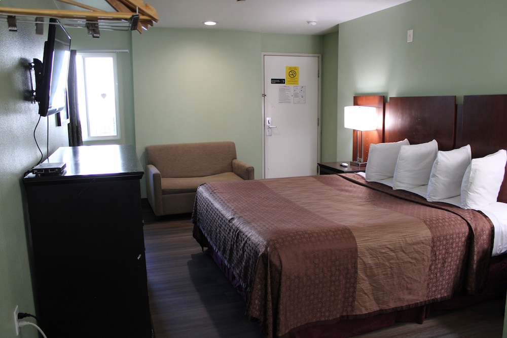 Rancho California Inn 27/43