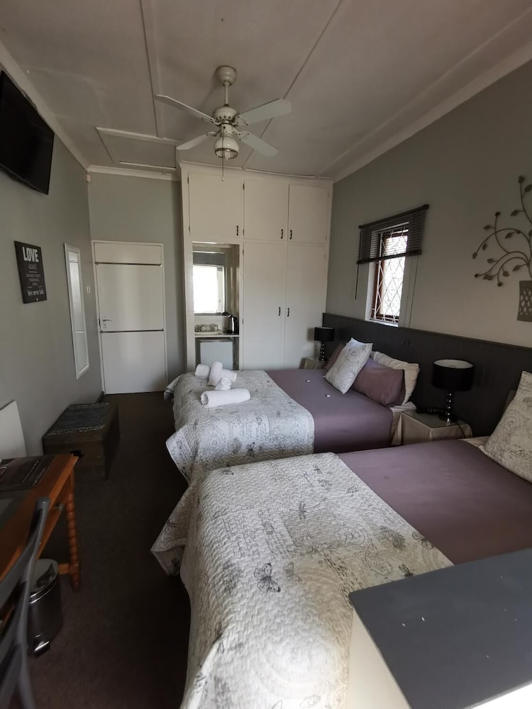 Sunbird Guest House 24/50