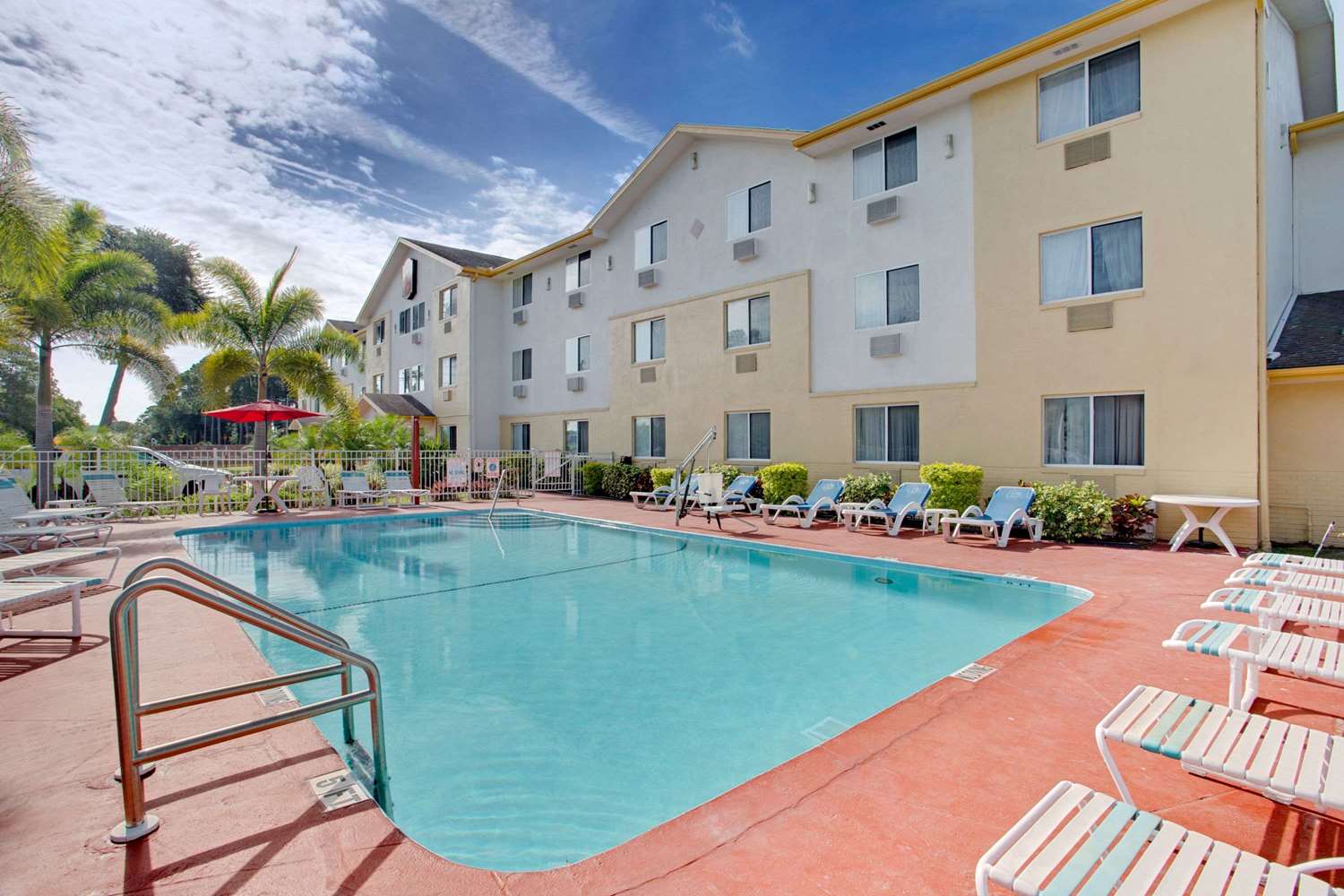 Super 8 By Wyndham Clearwater/St. Petersburg Airport 8/10