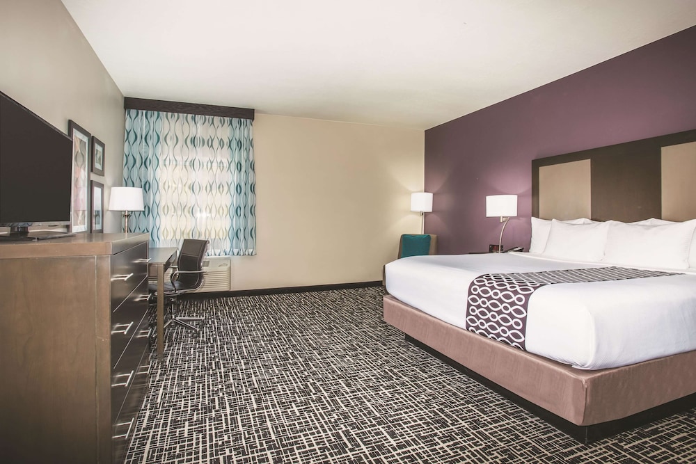 غرفة بسرير كينج بإطلالة على الجبل، La Quinta Inn & Suites By Wyndham La Verkin-Gateway To Zion 2/4