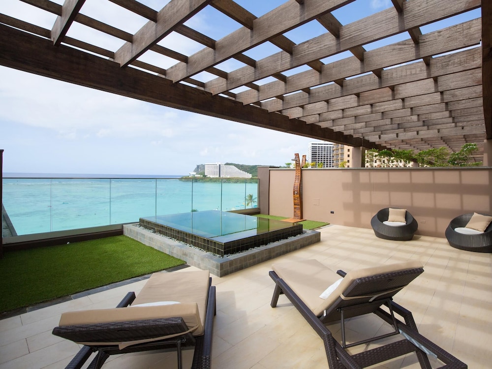 Dusit Thani Guam Resort 24/50