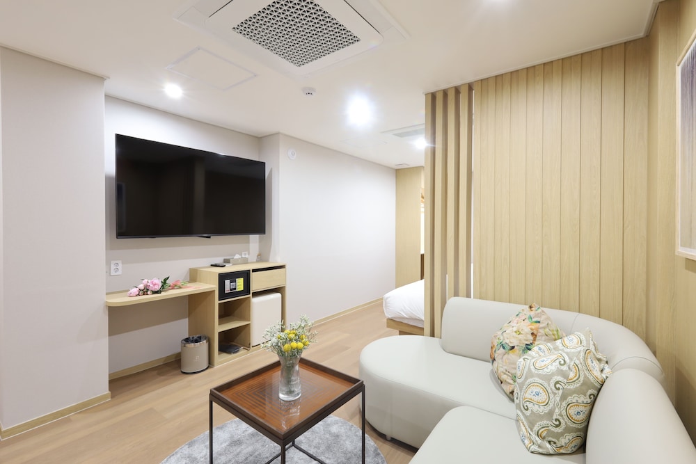 Nestly Hotel Seomyeon 45/61