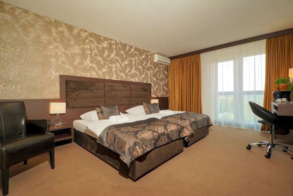غرفة بزنس بسريرين منفصلين، Hotel Centrum 3/7