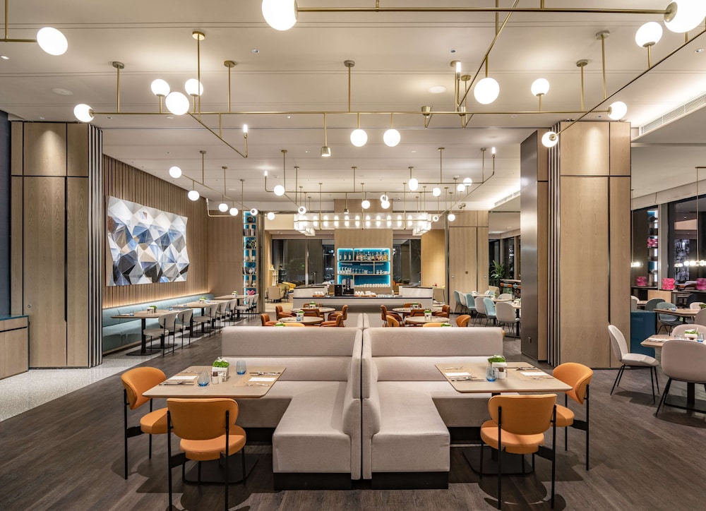 Hilton Garden Inn Shenzhen World Exhibition & Convention Center 9/48