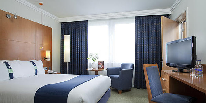 Holiday Inn Lancaster 24/75
