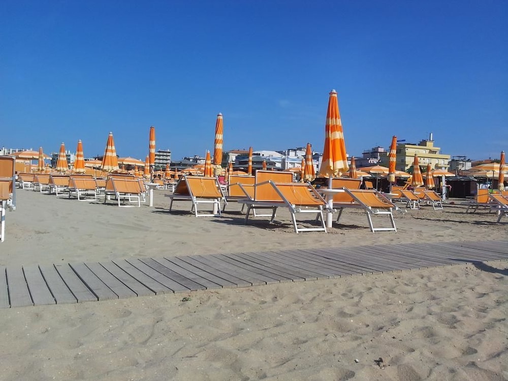 Hotel Paloma Rimini 42/46