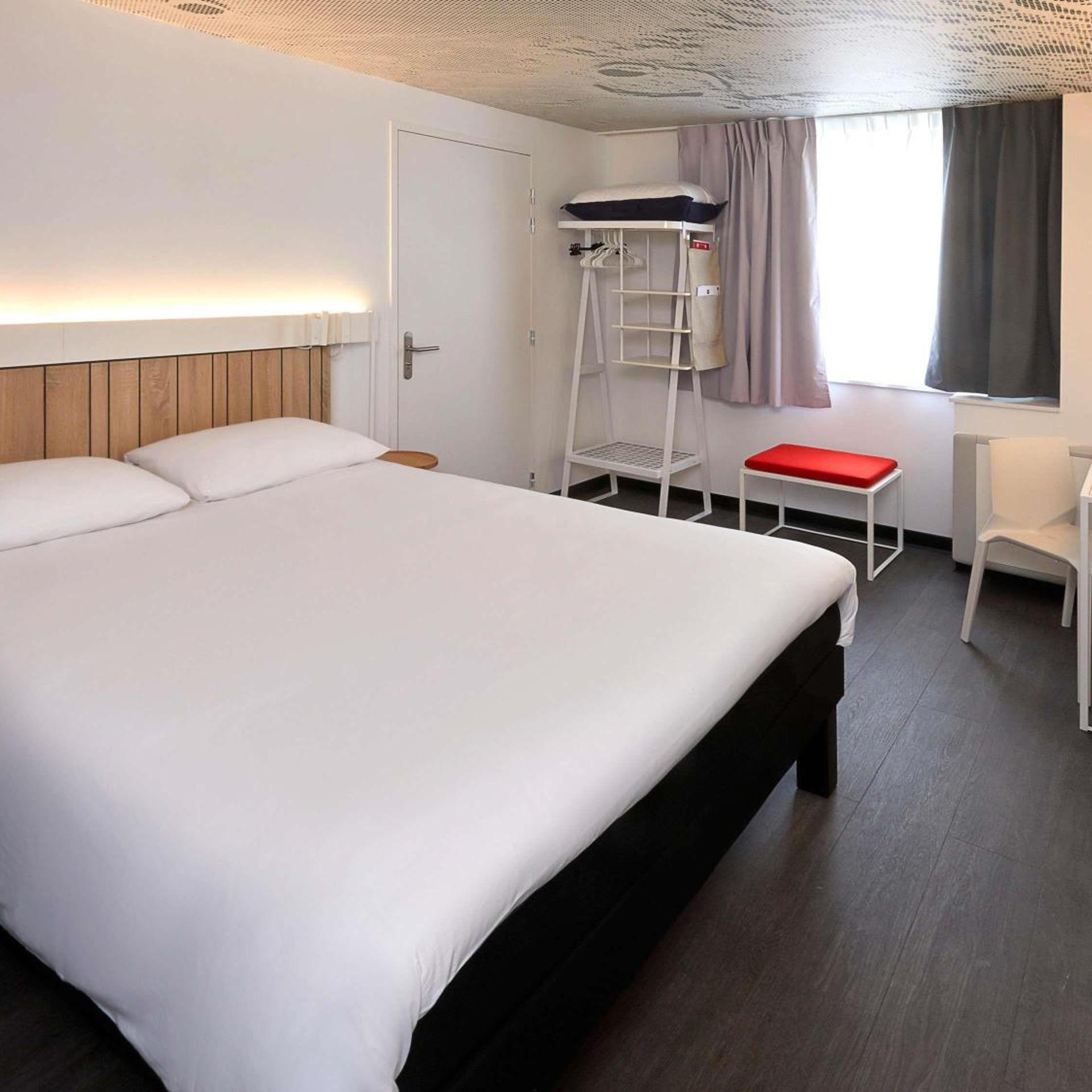 Standard, Double Bed, Courtyard Side View