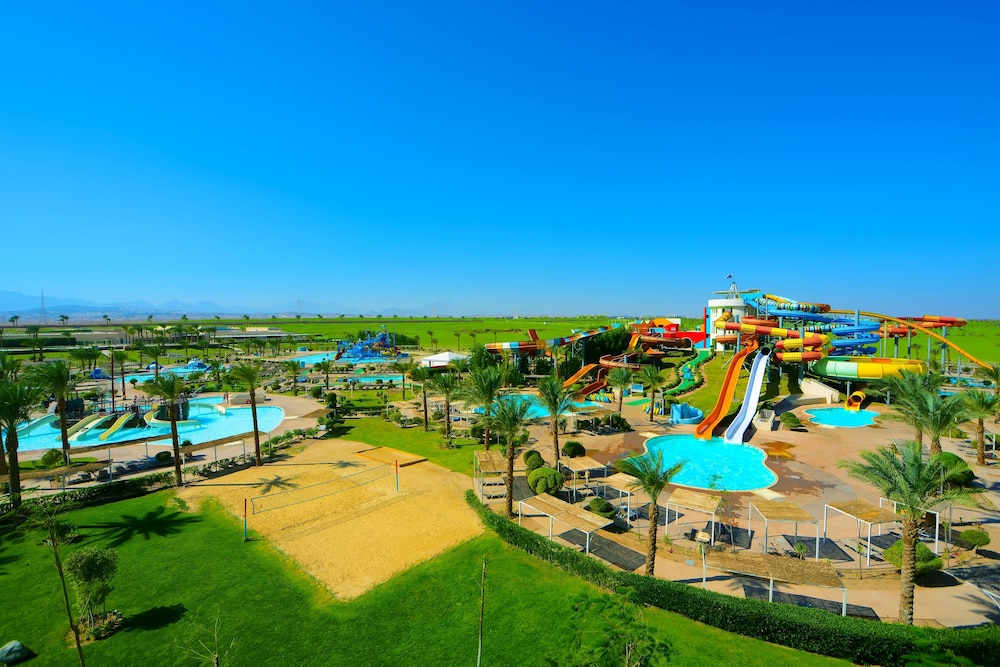 JAZ Aquaviva in MAKADI BAY - RED SEA