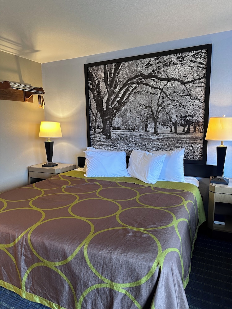 Super 8 by Wyndham Vancouver East 23/51