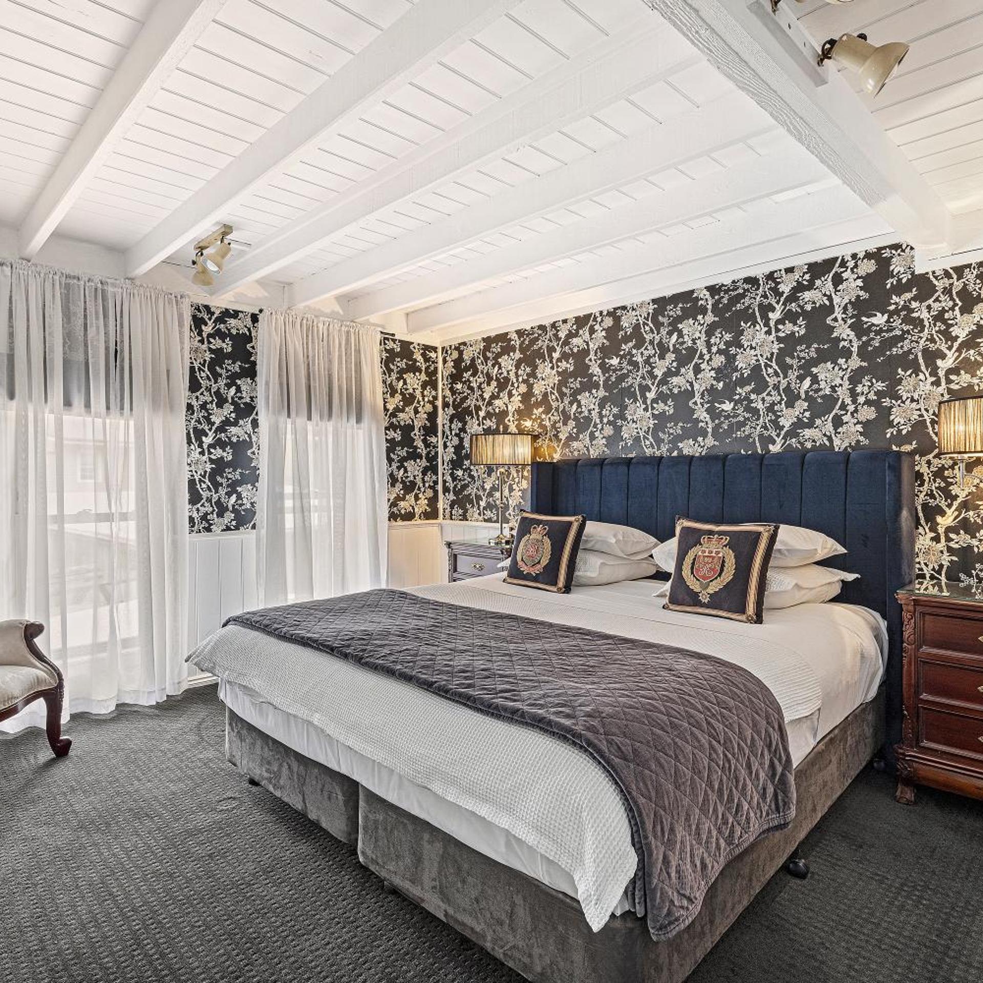 Loft, Suite