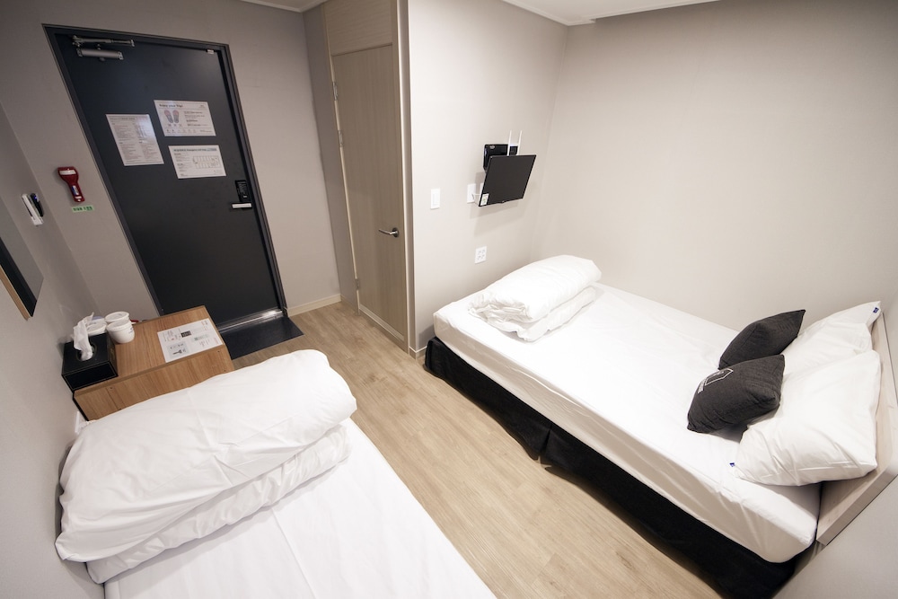 OYO Hostel Myeongdong 1 22/63