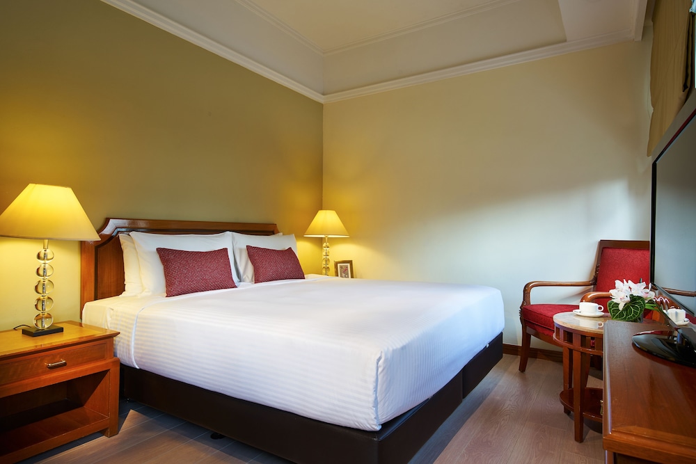 Orchard Parksuites 24/75