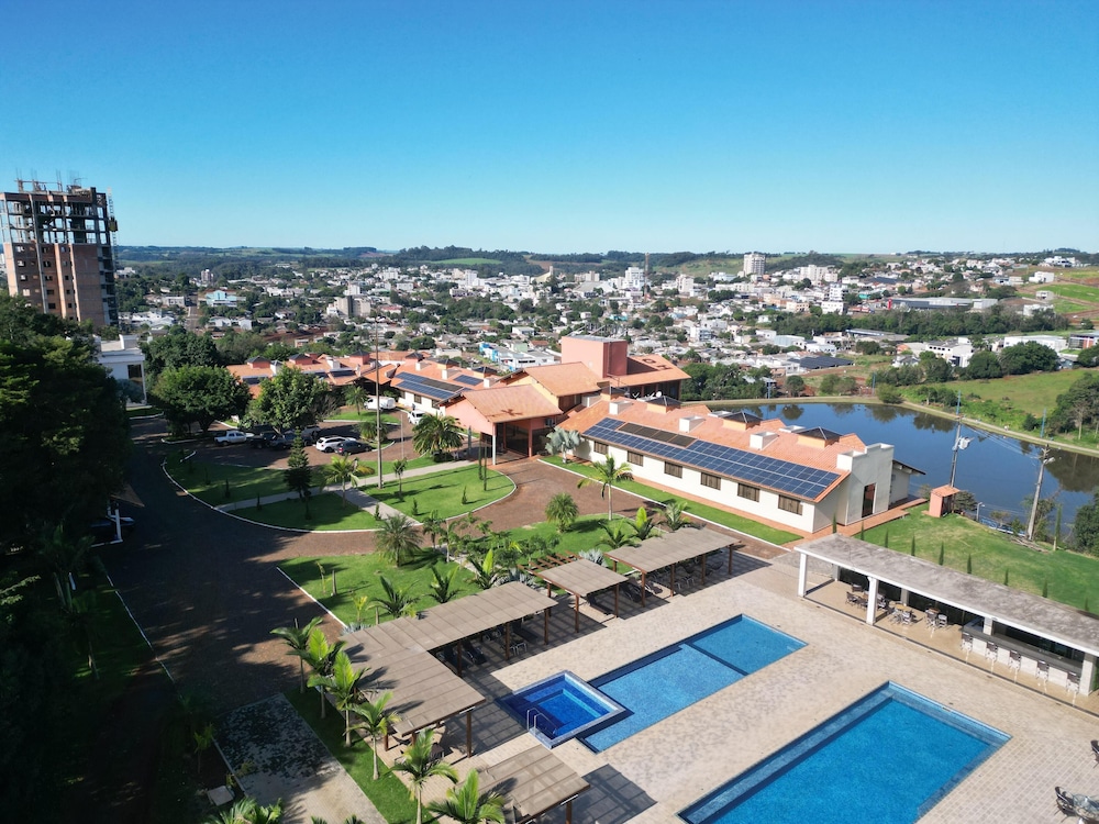 Hotel Lago Dourado 62/64