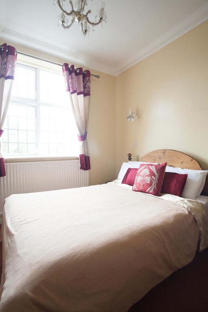 Barons Court Hotel 14/72