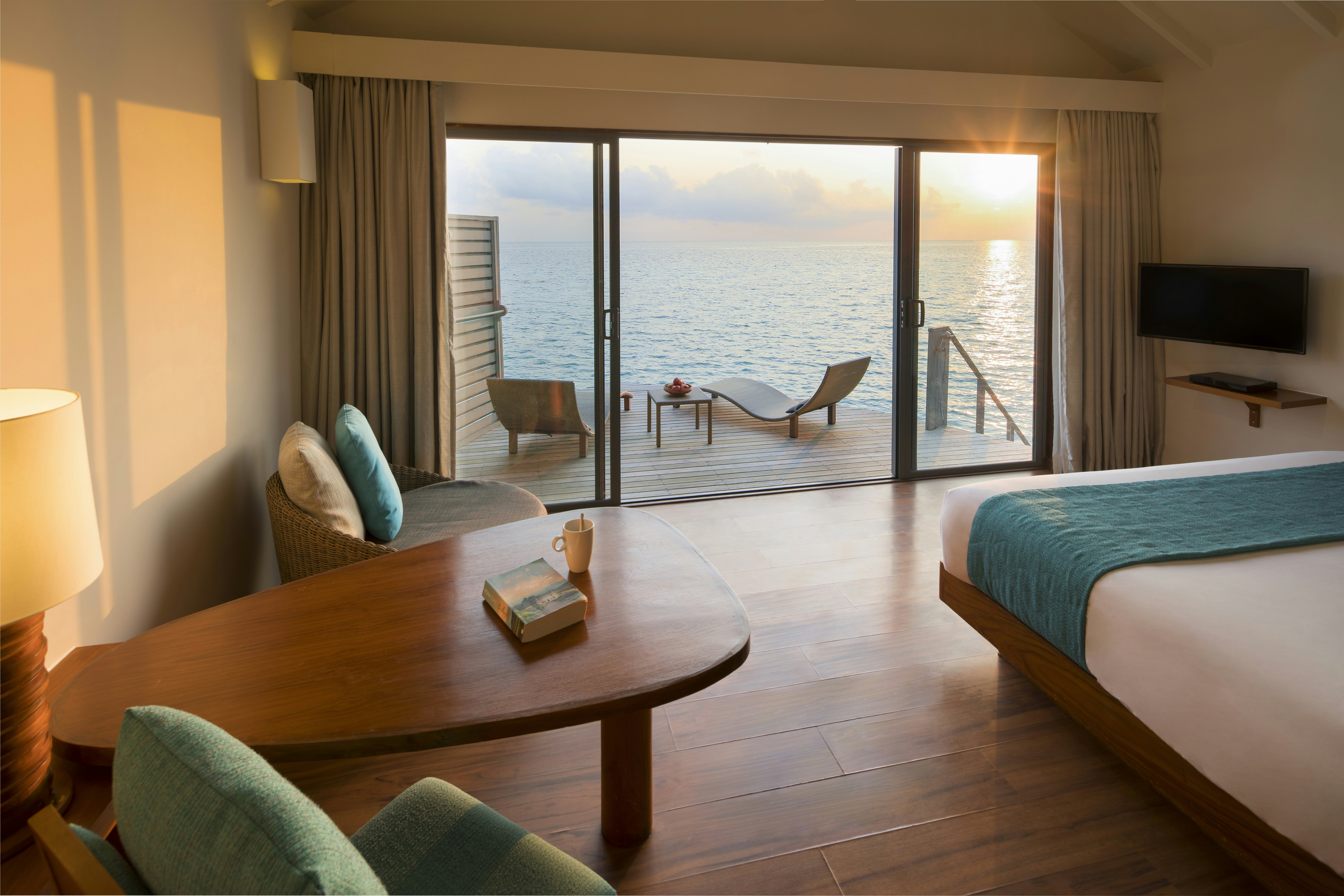 Deluxe Sunset Overwater Villa King