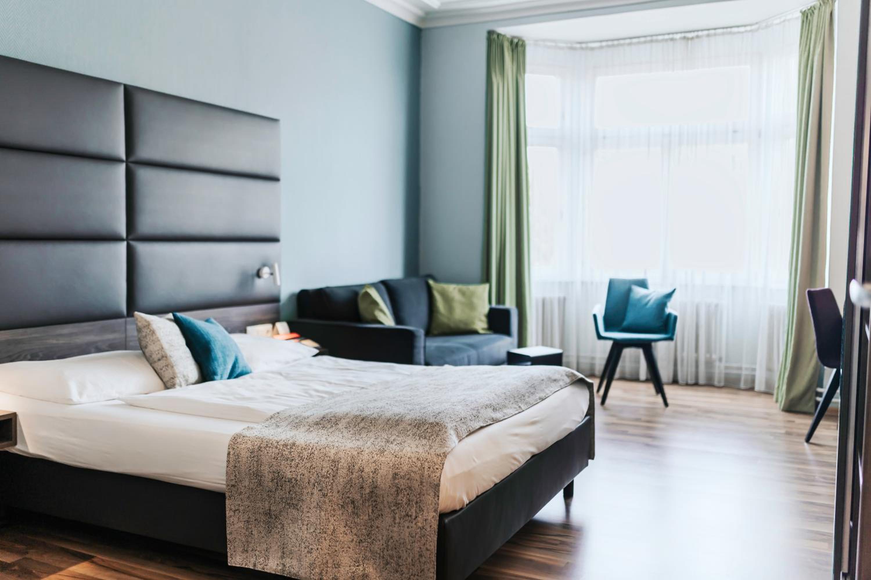 Lovely, King Bed